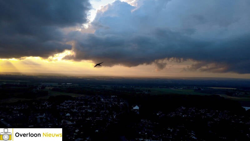 donkere-wolken-trekken-over-overloon-26-07-2026-6-standard.jpg