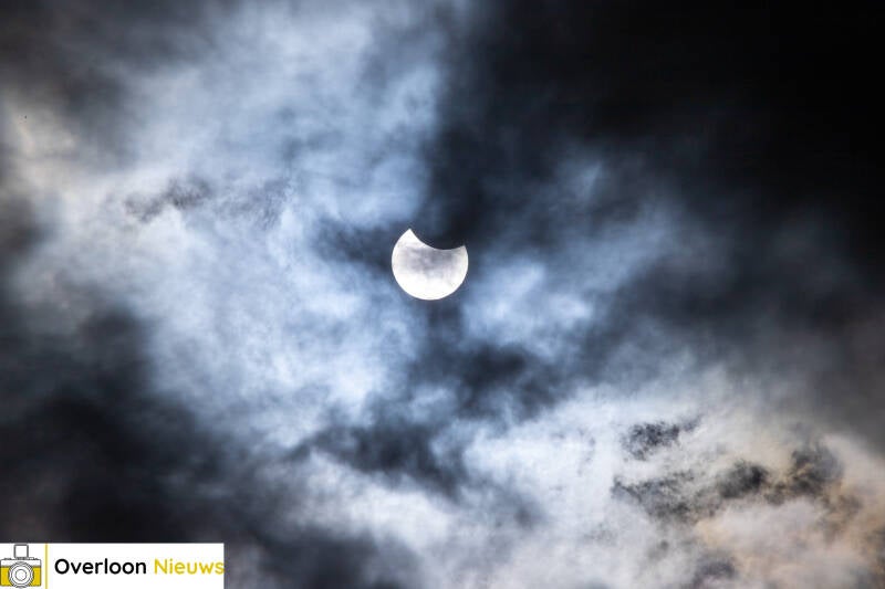 gedeeltelijke-zonsverduistering-te-zien-in-overloon-29-03-2025-4-standard-qukgdn.jpg