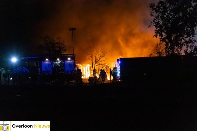 grote-brand-op-chaletpark-in-overloon-meerdere-chalets-verwoest-25-09-2025-10-standard.jpg
