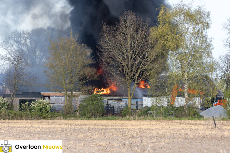 grote-brand-verwoest-loods-in-overloon-08-04-2026-05-standard.jpg