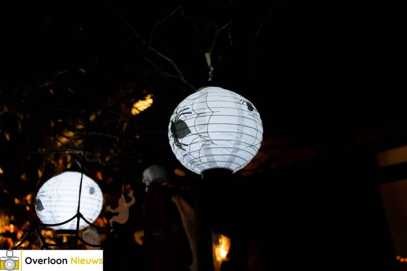 halloween-overloon-in-het-teken-van-saamhorigheid-en-herinnering-31-10-2025-61-standard.jpg