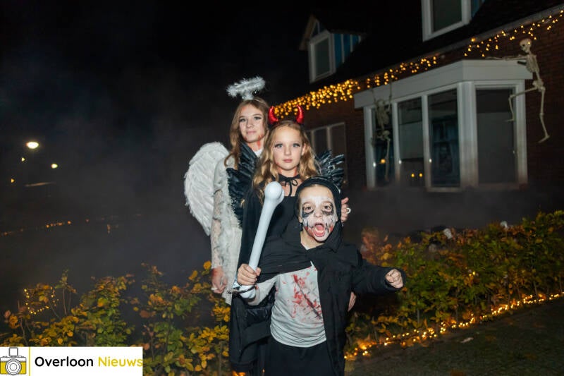 halloween-overloon-in-het-teken-van-saamhorigheid-en-herinnering-31-10-2025-70-standard.jpg