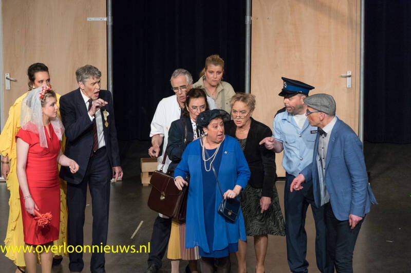 hot-speelt-een-klassieker-een-komedie-in-een-nieuw-jasje-14-04-2024-58-standard-rz8w1w.jpg
