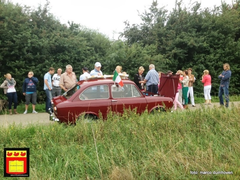 cabrio & oldtimertocht overloon 25-08-2013 57 (10).JPG