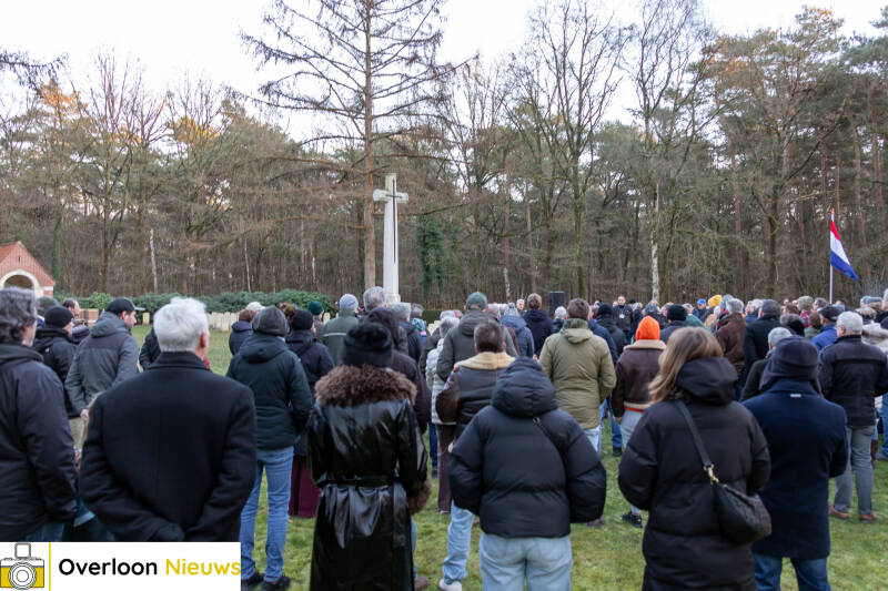 indrukwekkende-herdenking-op-overloon-war-cemetery-24-12-2025-08-standard.jpg