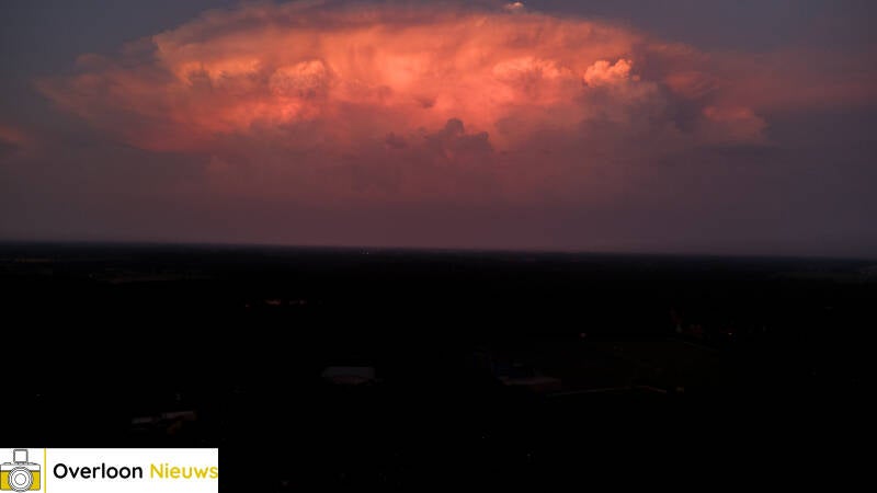 is-deze-opvallende-wolk-een-teken-van-naderend-onweer-26-06-2026-4-standard.jpg