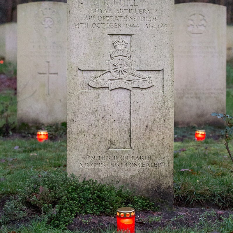 Lichtjesopoorlogsgraven24-12-2020-10.jpg