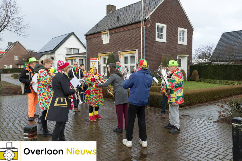 kindcentrum-tloont-viert-carnaval-met-kleurrijke-carnavalsoptocht-09-02-2024-29.jpg