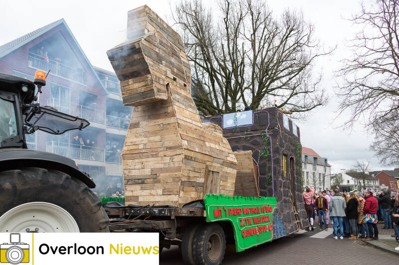 kleurrijke-carnavalsoptocht-brengt-vreugde-en-gezelligheid-11-02-2024--102.jpg
