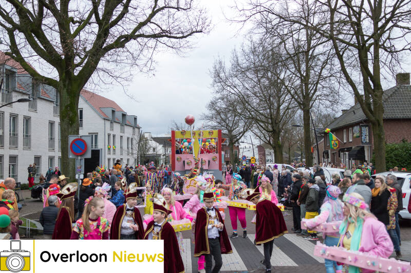 kleurrijke-carnavalsoptocht-brengt-vreugde-en-gezelligheid-11-02-2024--110.jpg