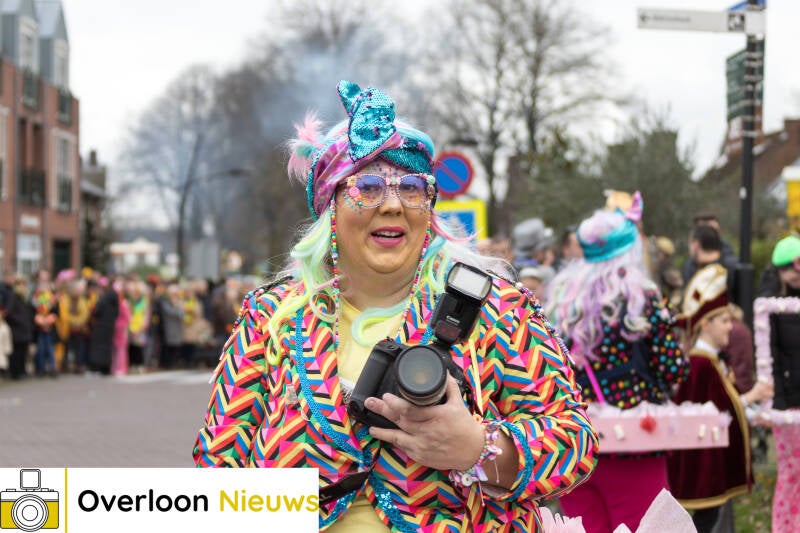 kleurrijke-carnavalsoptocht-brengt-vreugde-en-gezelligheid-11-02-2024--113.jpg