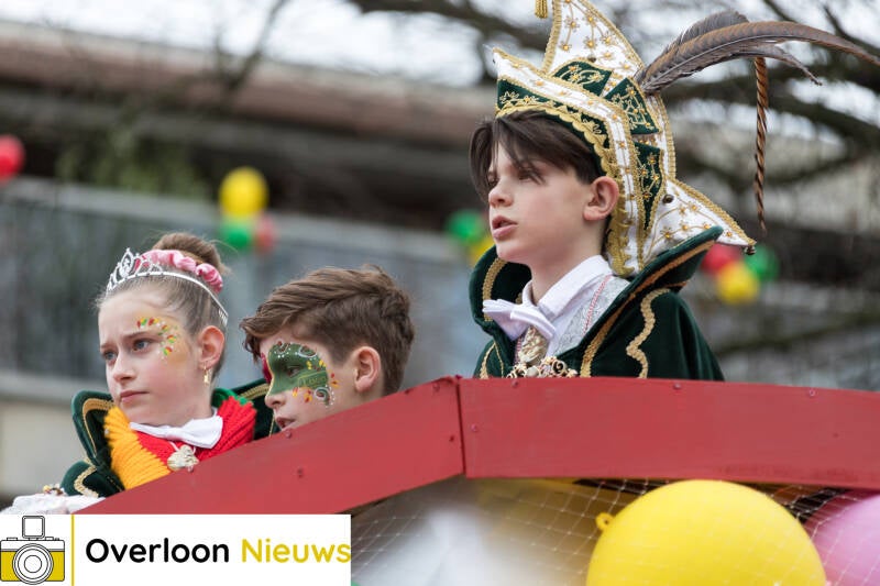 kleurrijke-carnavalsoptocht-brengt-vreugde-en-gezelligheid-11-02-2024--121.jpg