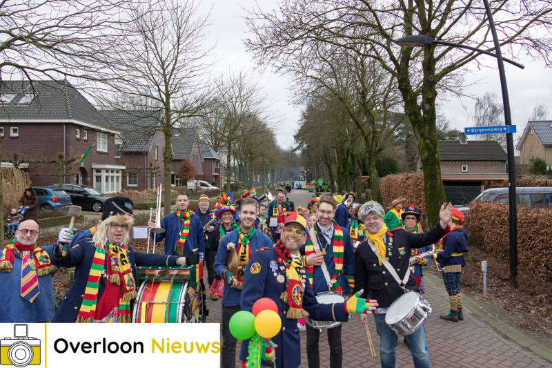 kleurrijke-carnavalsoptocht-brengt-vreugde-en-gezelligheid-11-02-2024--13.jpg