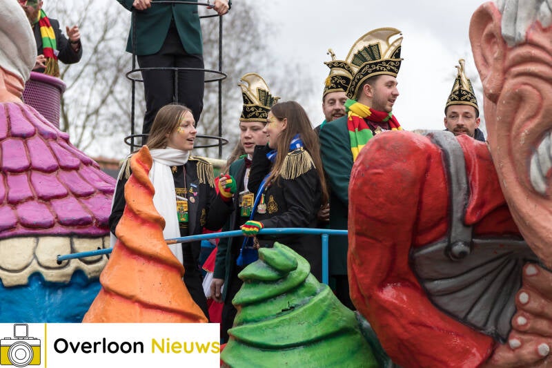 kleurrijke-carnavalsoptocht-brengt-vreugde-en-gezelligheid-11-02-2024--18.jpg