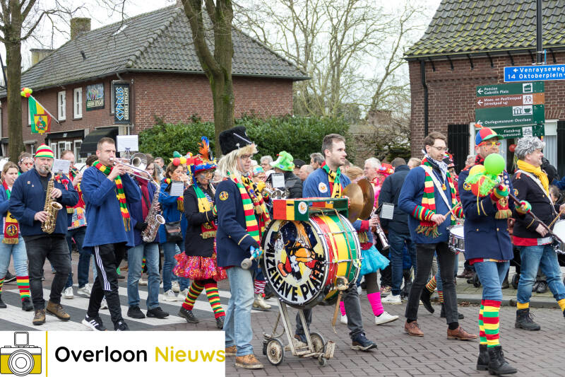 kleurrijke-carnavalsoptocht-brengt-vreugde-en-gezelligheid-11-02-2024--35.jpg