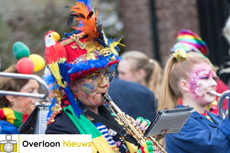 kleurrijke-carnavalsoptocht-brengt-vreugde-en-gezelligheid-11-02-2024--36.jpg