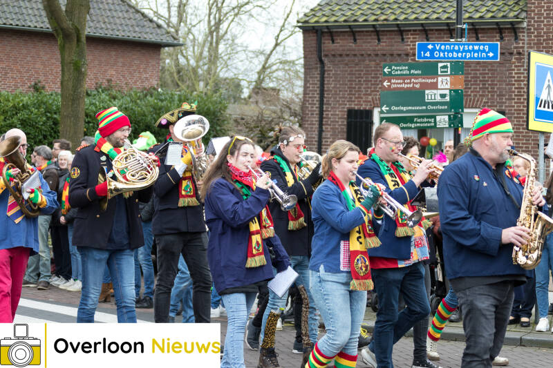 kleurrijke-carnavalsoptocht-brengt-vreugde-en-gezelligheid-11-02-2024--37.jpg