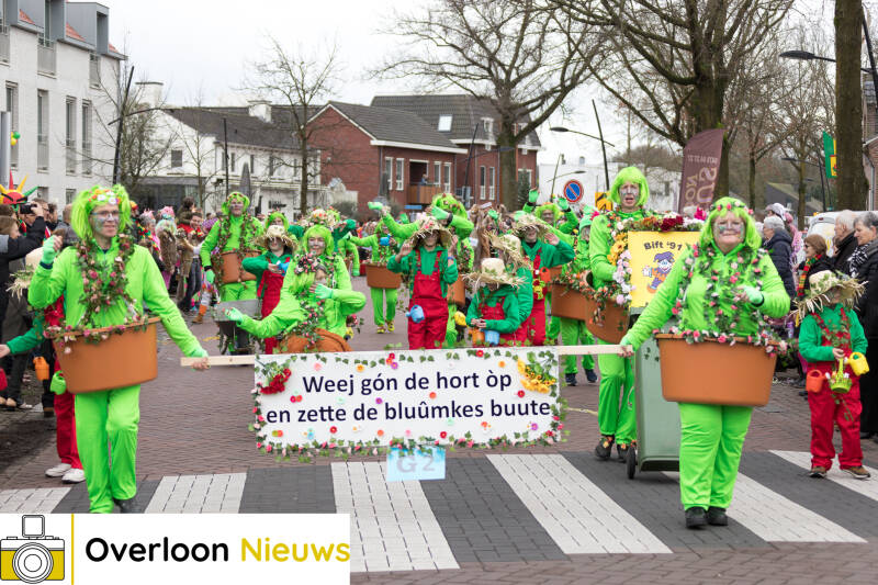 kleurrijke-carnavalsoptocht-brengt-vreugde-en-gezelligheid-11-02-2024--41.jpg