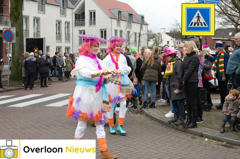 kleurrijke-carnavalsoptocht-brengt-vreugde-en-gezelligheid-11-02-2024--45.jpg