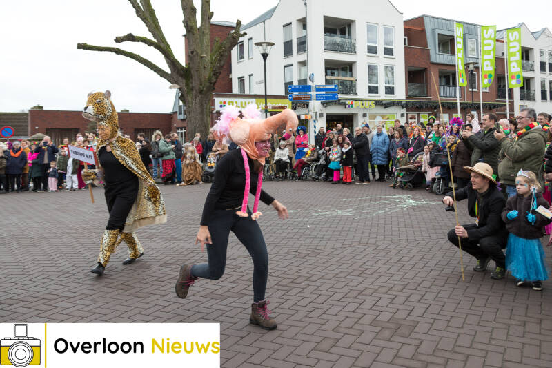 kleurrijke-carnavalsoptocht-brengt-vreugde-en-gezelligheid-11-02-2024--54.jpg