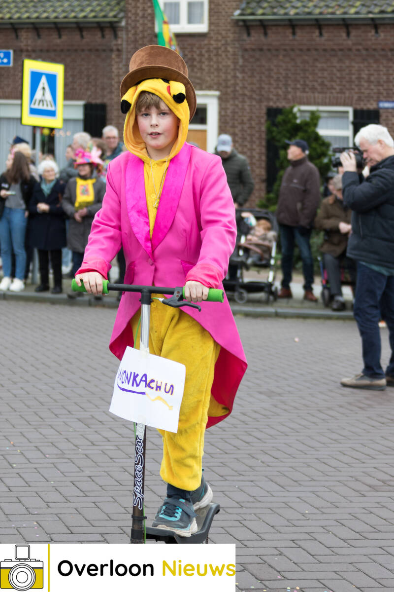 kleurrijke-carnavalsoptocht-brengt-vreugde-en-gezelligheid-11-02-2024--60.jpg