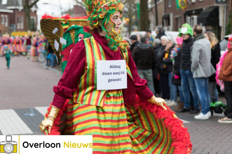kleurrijke-carnavalsoptocht-brengt-vreugde-en-gezelligheid-11-02-2024--63.jpg