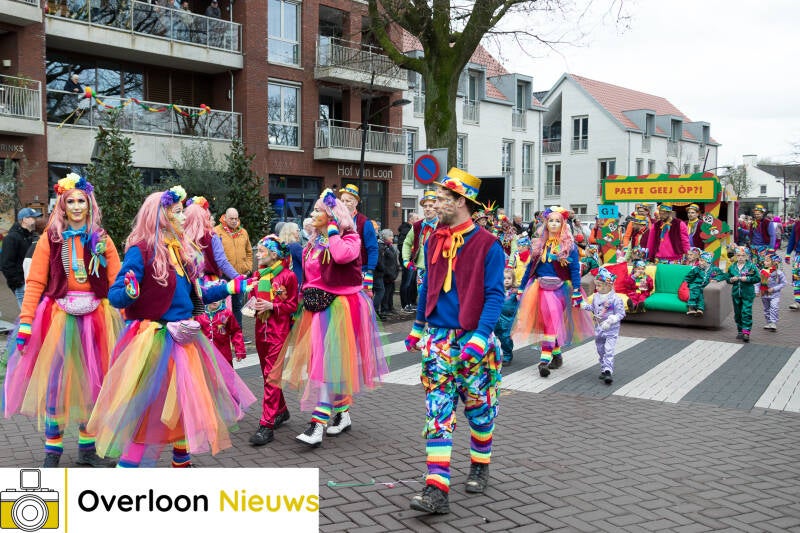 kleurrijke-carnavalsoptocht-brengt-vreugde-en-gezelligheid-11-02-2024--74.jpg