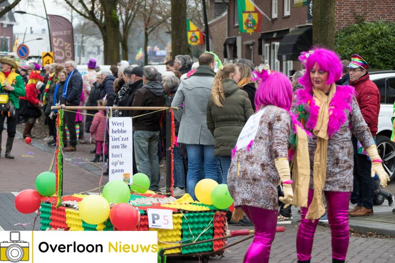 kleurrijke-carnavalsoptocht-brengt-vreugde-en-gezelligheid-11-02-2024--82.jpg