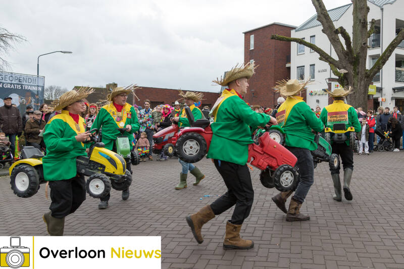 kleurrijke-carnavalsoptocht-brengt-vreugde-en-gezelligheid-11-02-2024--89.jpg