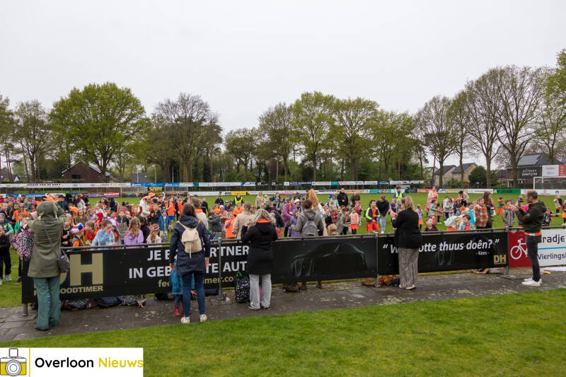 koningsspelen-in-overloon_-een-sportieve-ochtend-ondanks-het-weer-17-04-2025-17-standard.jpg