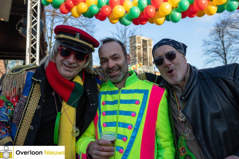 loe-n-viert-bruisend-carnavalsfeest-tijdens-hui-buute-14-02-2026-076-standard.jpg