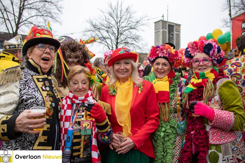 loe-n-viert-carnaval-met-spetterend-hui-buute-01-03-2025-10-standard.jpg