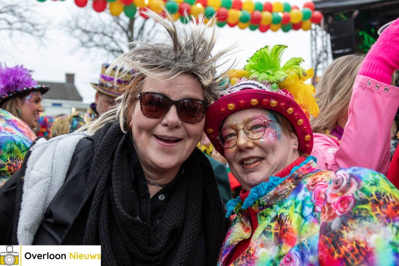 loe-n-viert-carnaval-met-spetterend-hui-buute-01-03-2025-13-standard.jpg