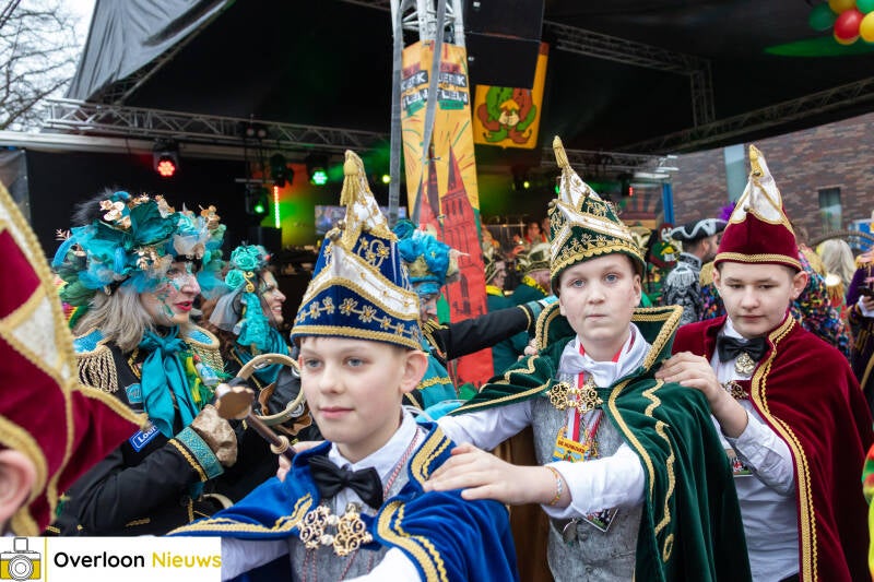 loe-n-viert-carnaval-met-spetterend-hui-buute-01-03-2025-31-standard.jpg