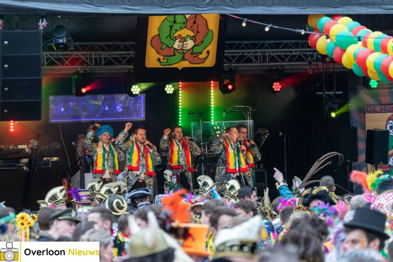 loe-n-viert-carnaval-met-spetterend-hui-buute-01-03-2025-33-standard.jpg