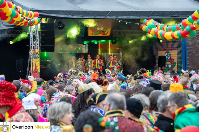 loe-n-viert-carnaval-met-spetterend-hui-buute-01-03-2025-34-standard.jpg