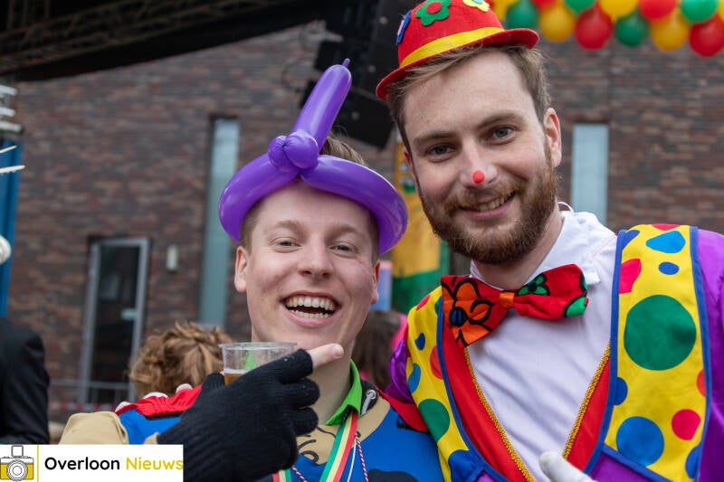 loe-n-viert-carnaval-met-spetterend-hui-buute-01-03-2025-46-standard.jpg