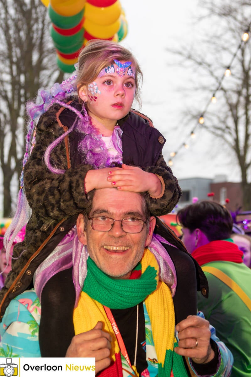 loe-n-viert-carnaval-met-spetterend-hui-buute-01-03-2025-62-standard.jpg