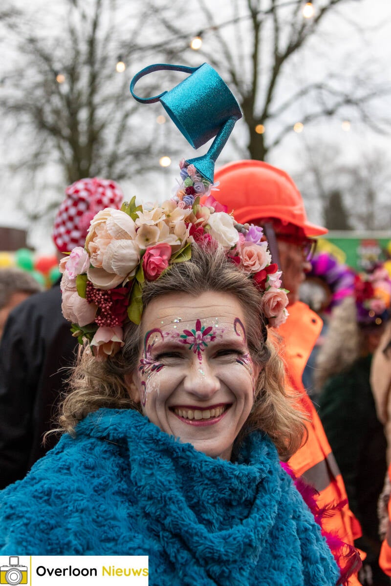 loe-n-viert-carnaval-met-spetterend-hui-buute-01-03-2025-74-standard.jpg