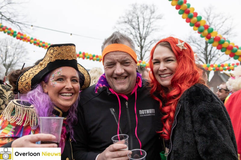 loe-n-viert-carnaval-met-spetterend-hui-buute-01-03-2025-75-standard.jpg