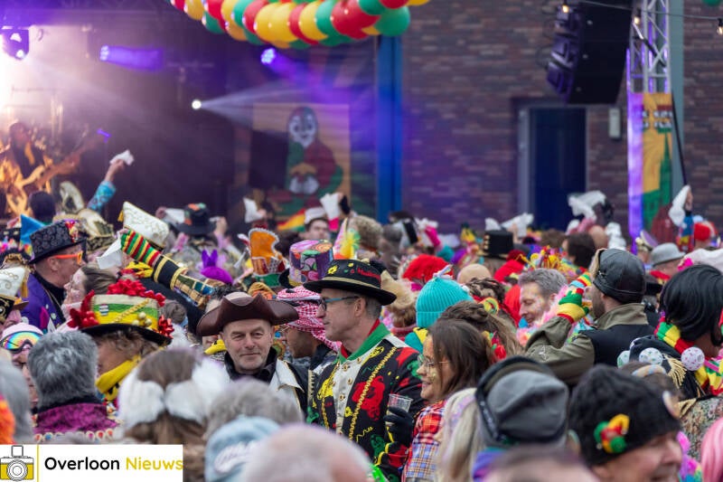 loe-n-viert-carnaval-met-spetterend-hui-buute-01-03-2025-76-standard.jpg