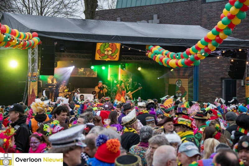 loe-n-viert-carnaval-met-spetterend-hui-buute-01-03-2025-77-standard.jpg