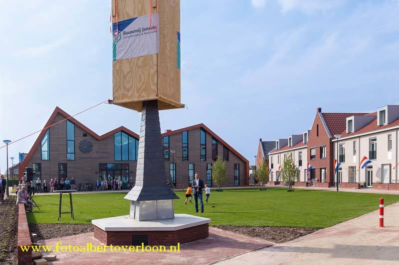 openingvangezondheidscentrumende31woningenenonthullingvantorendje24-04-201521.jpg