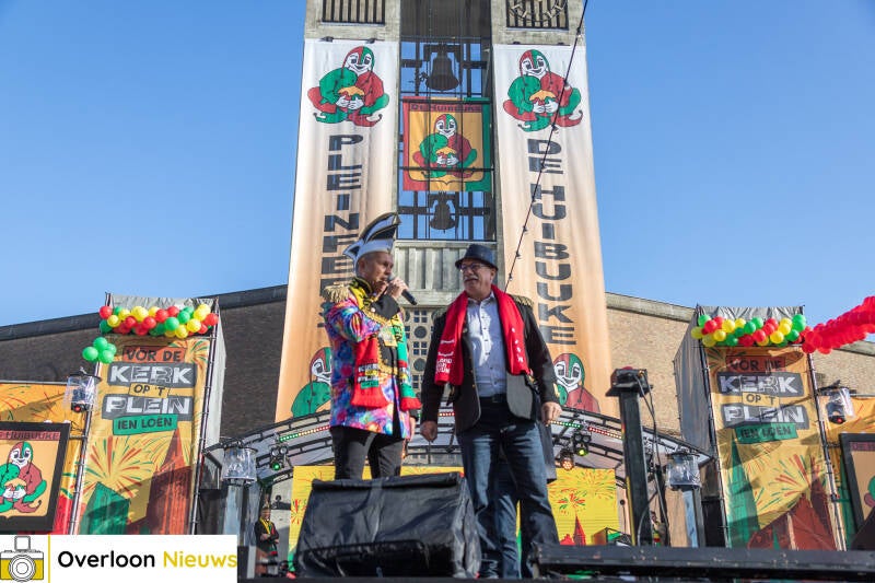 overloons-elfde-van-de-elfde-pleinfeest-groeit-uit-tot-de-carnavalsopener-in-brabant-11-11-2024-027-standard.jpg