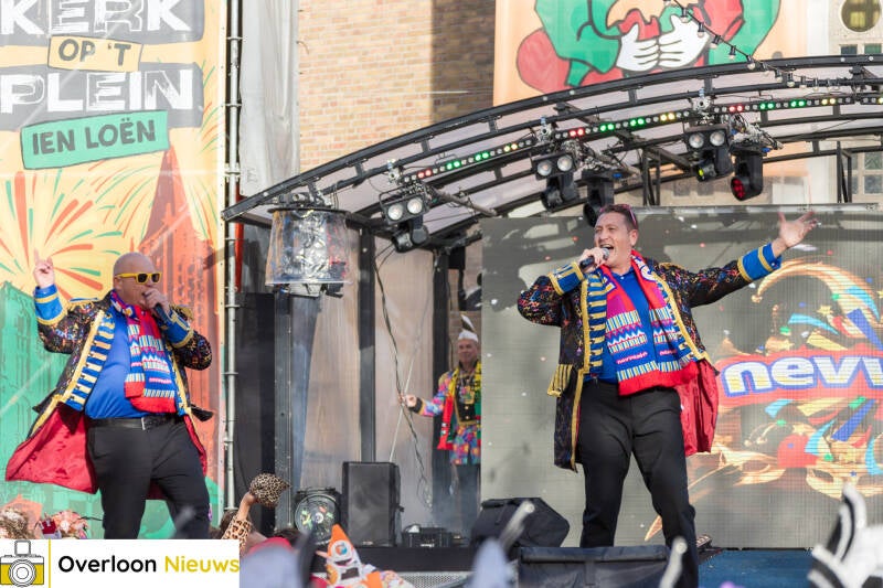 overloons-elfde-van-de-elfde-pleinfeest-groeit-uit-tot-de-carnavalsopener-in-brabant-11-11-2024-092-standard.jpg
