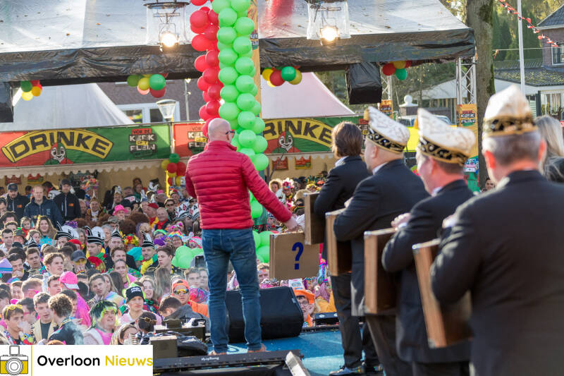overloons-elfde-van-de-elfde-pleinfeest-groeit-uit-tot-de-carnavalsopener-in-brabant-11-11-2024-110-standard.jpg