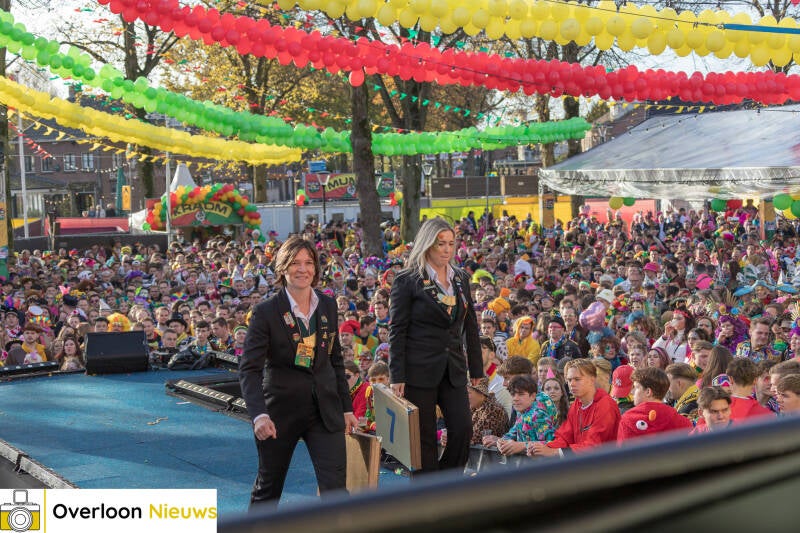 overloons-elfde-van-de-elfde-pleinfeest-groeit-uit-tot-de-carnavalsopener-in-brabant-11-11-2024-118-standard.jpg