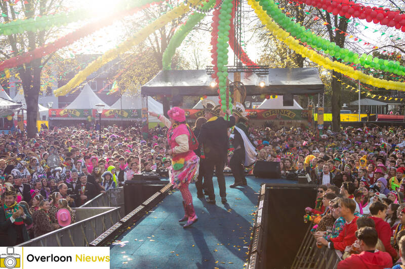 overloons-elfde-van-de-elfde-pleinfeest-groeit-uit-tot-de-carnavalsopener-in-brabant-11-11-2024-119-standard.jpg