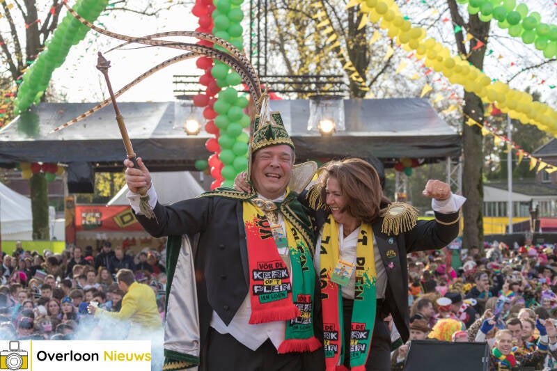 overloons-elfde-van-de-elfde-pleinfeest-groeit-uit-tot-de-carnavalsopener-in-brabant-11-11-2024-123-standard.jpg