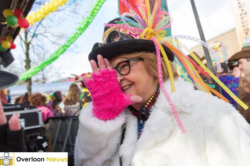 overloons-elfde-van-de-elfde-pleinfeest-groeit-uit-tot-de-carnavalsopener-in-brabant-11-11-2024-154-standard.jpg
